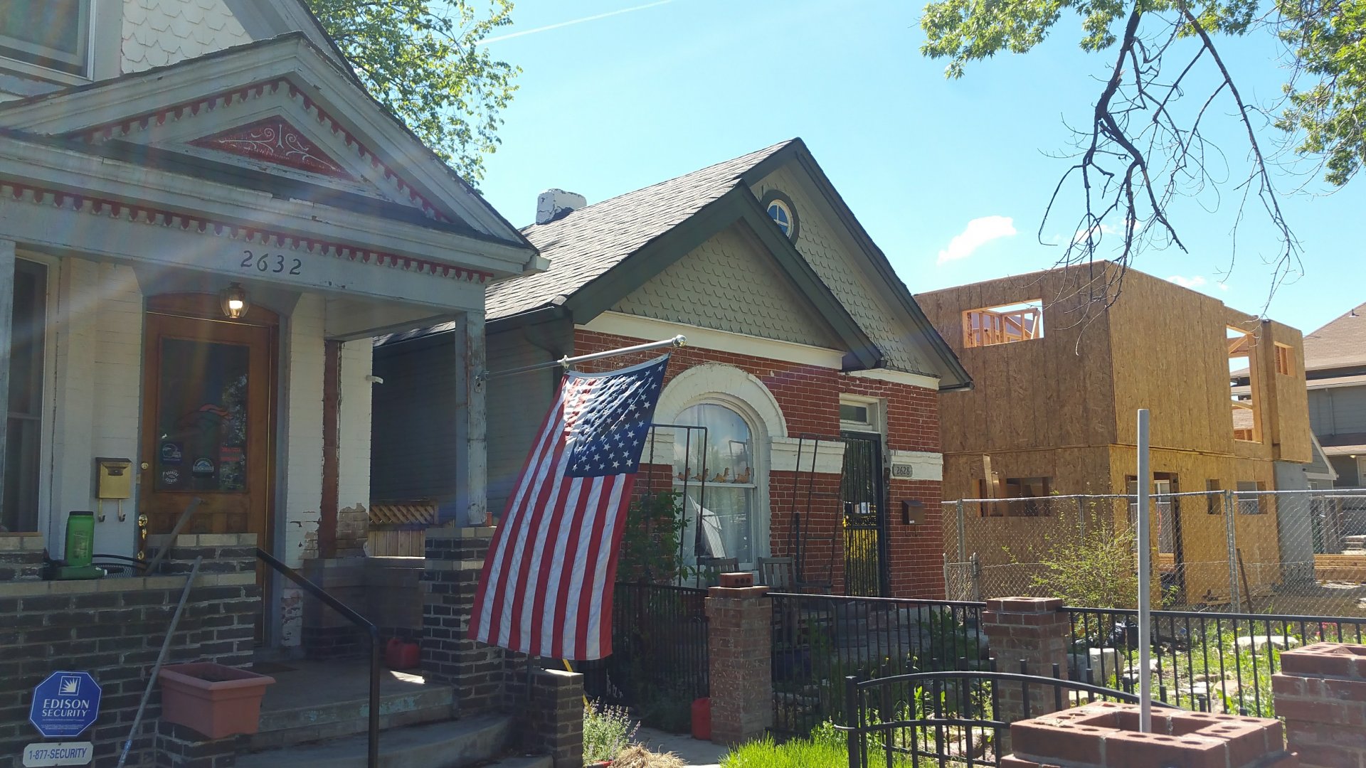 Finding the City's First Suburban Park on this Urban Hike thru